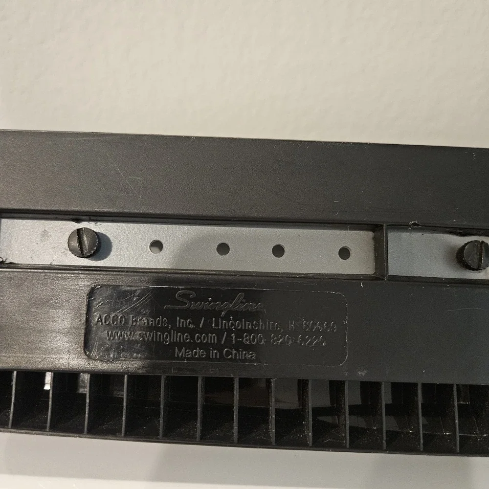 Swingline Acco Brand Heavy Duty Black 3 Hole Punch 74870 Puncher